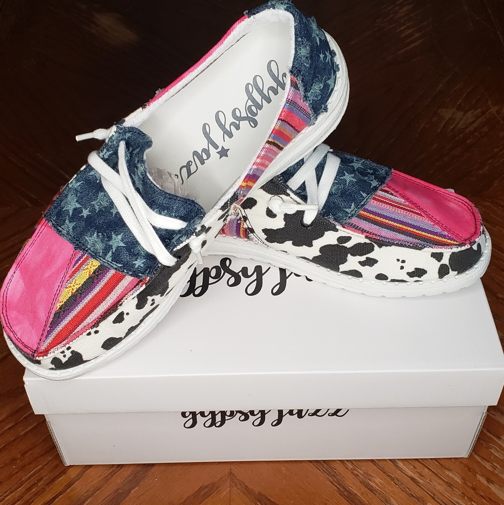 Gypsy Jazz Groovy Boho Stars Cow Design Shoes